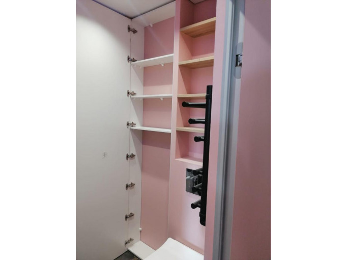 Мебель для ванной в розовом цвете - фото - 2